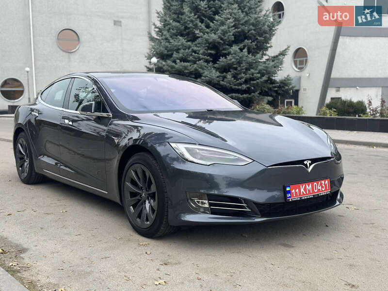Tesla Model S 2020