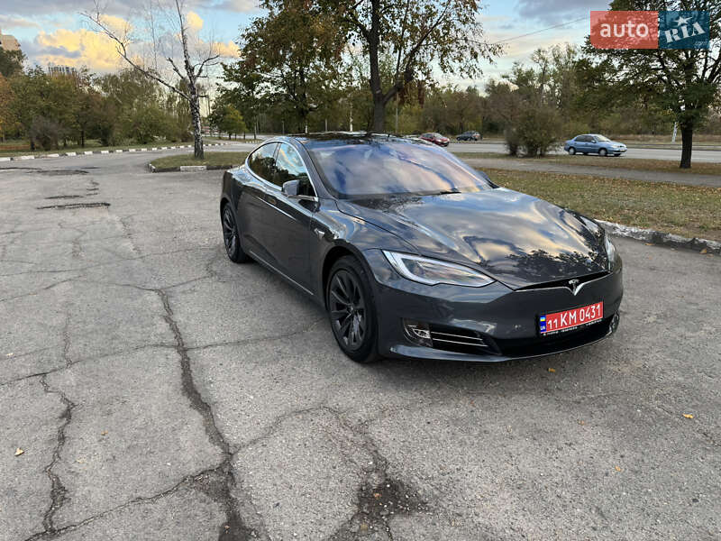 Ліфтбек Tesla Model S 2020 в Запоріжжі