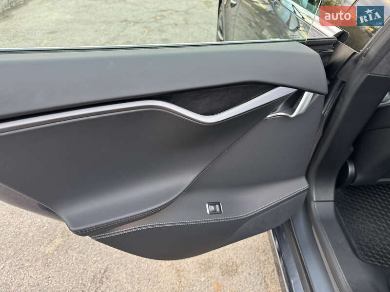 Ліфтбек Tesla Model S 2020 в Запоріжжі