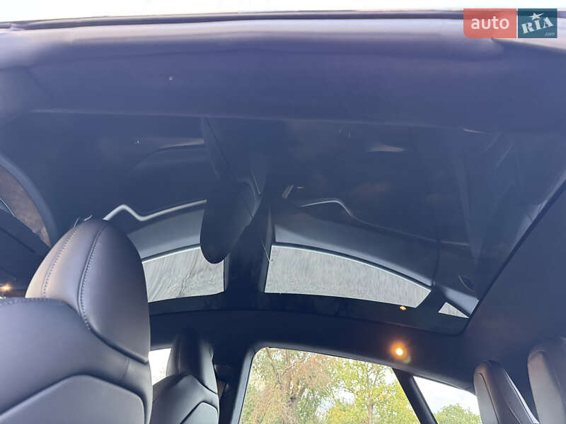 Ліфтбек Tesla Model S 2020 в Запоріжжі