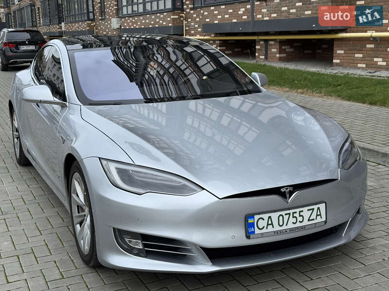Ліфтбек Tesla Model S 2016 в Житомирі