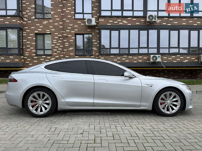 Ліфтбек Tesla Model S 2016 в Житомирі