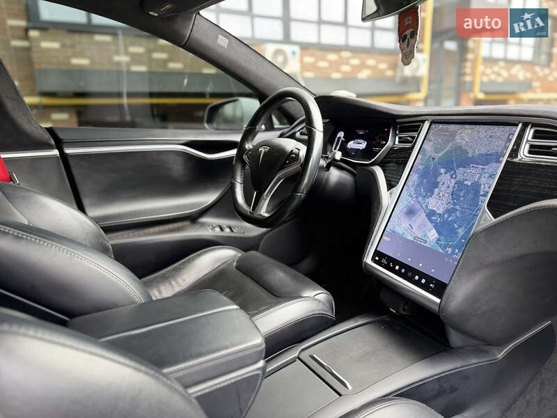 Ліфтбек Tesla Model S 2016 в Житомирі