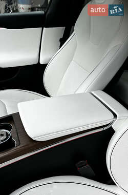 Ліфтбек Tesla Model S 2021 в 