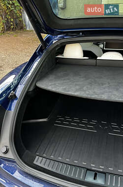Ліфтбек Tesla Model S 2021 в 