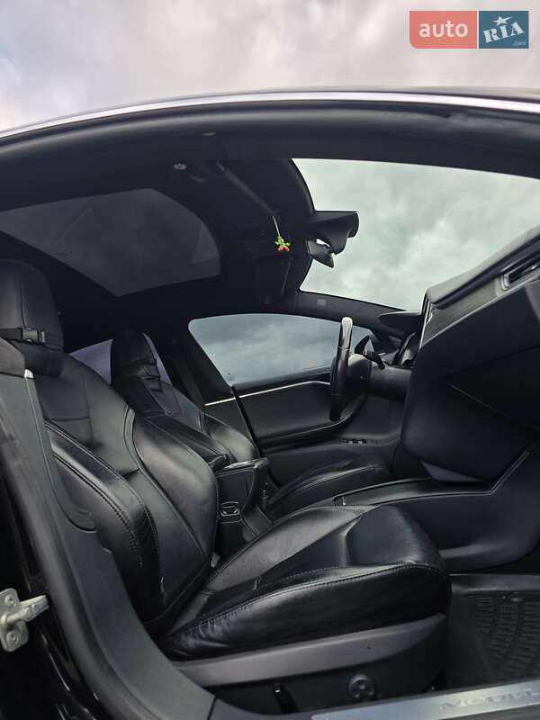 Ліфтбек Tesla Model S 2016 в Полтаві фото 20 Ліфтбек Tesla Model S 2016 в Полтаві