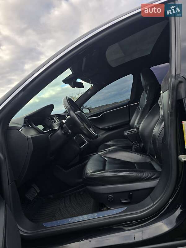 Ліфтбек Tesla Model S 2016 в Полтаві фото 18 Ліфтбек Tesla Model S 2016 в Полтаві