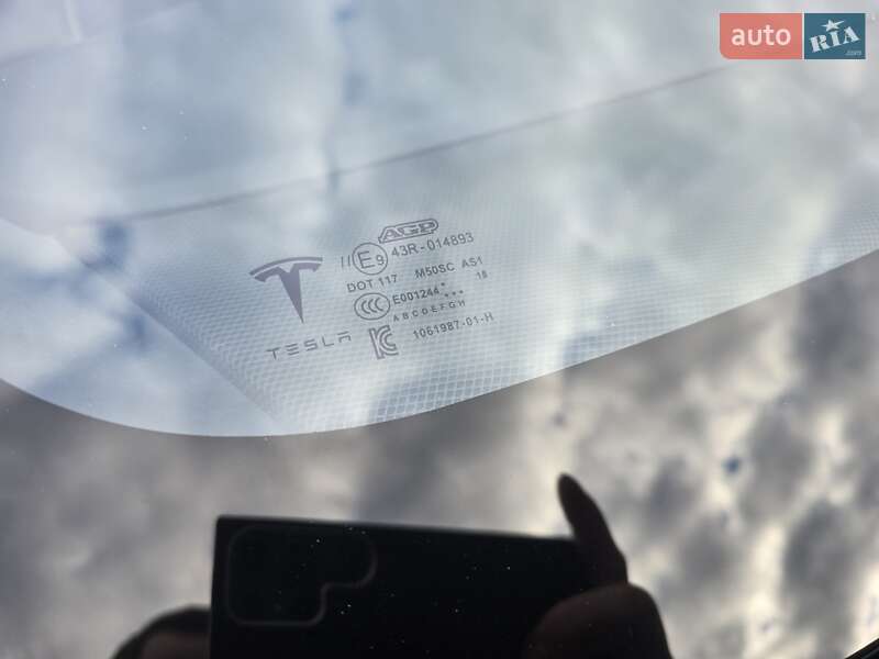 Ліфтбек Tesla Model S 2016 в Полтаві фото 34 Ліфтбек Tesla Model S 2016 в Полтаві