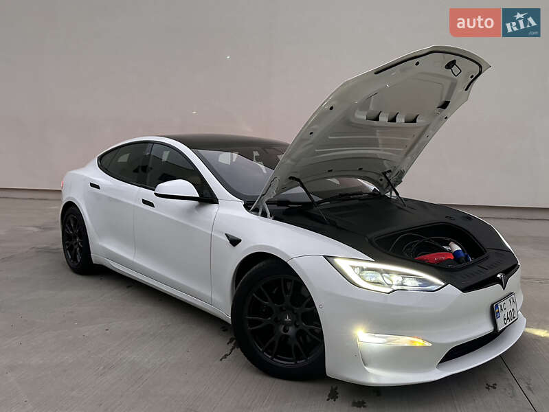 Лифтбек Tesla Model S 2021 в Рованцах