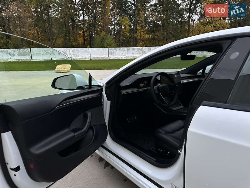 Лифтбек Tesla Model S 2021 в Рованцах