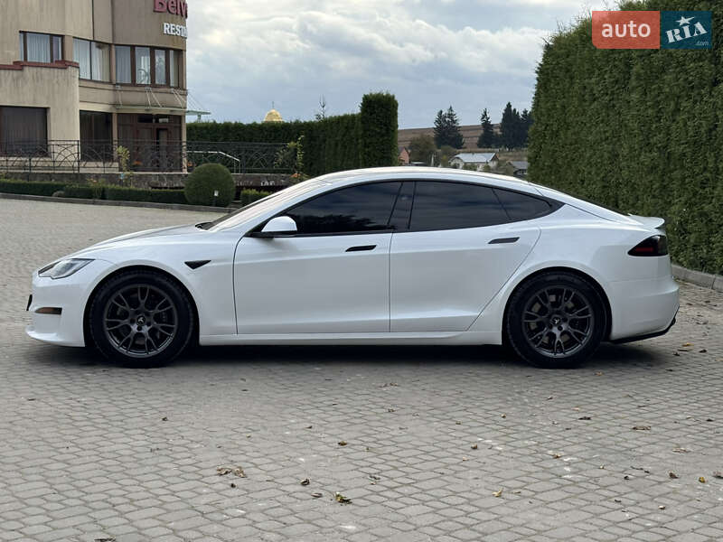 Лифтбек Tesla Model S 2024 в Львове