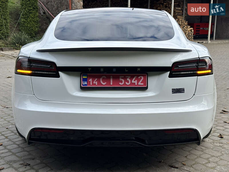 Лифтбек Tesla Model S 2024 в Львове