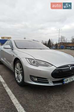 Лифтбек Tesla Model S 2014 в 