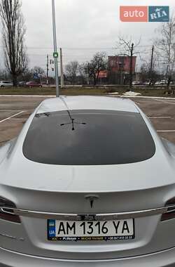 Лифтбек Tesla Model S 2014 в 