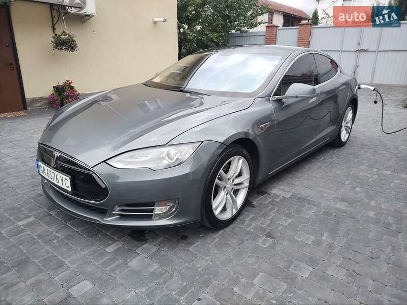 Лифтбек Tesla Model S 2013 в Василькове
