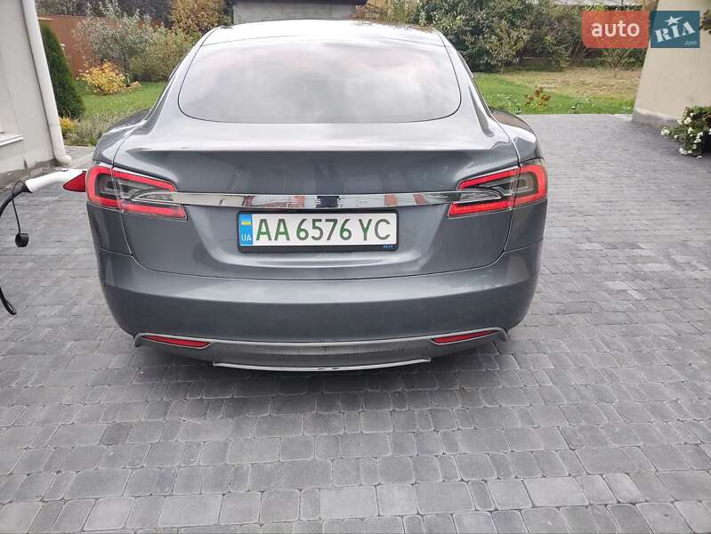 Лифтбек Tesla Model S 2013 в Василькове