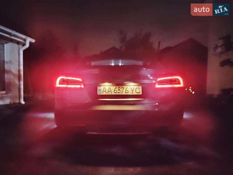 Лифтбек Tesla Model S 2013 в Василькове