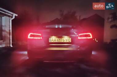 Ліфтбек Tesla Model S 2013 в 