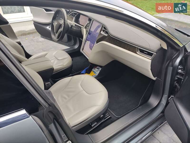 Лифтбек Tesla Model S 2013 в Василькове