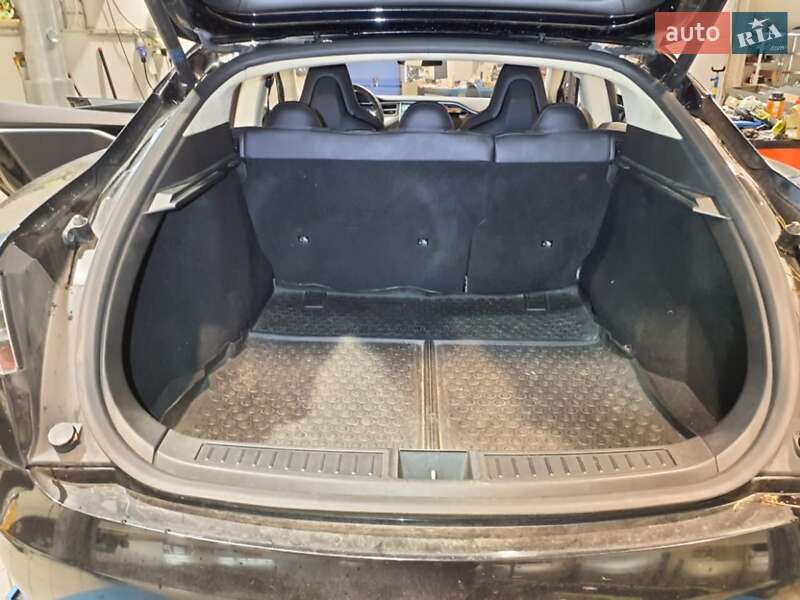 Ліфтбек Tesla Model S 2014 в Києві фото 4 Ліфтбек Tesla Model S 2014 в Києві