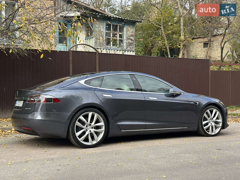 Ліфтбек Tesla Model S 2020 в Києві