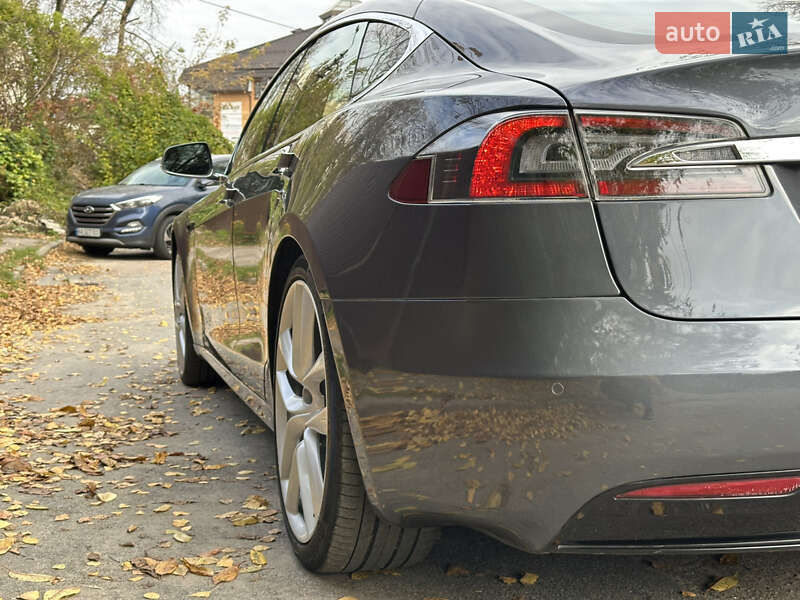 Ліфтбек Tesla Model S 2020 в Києві