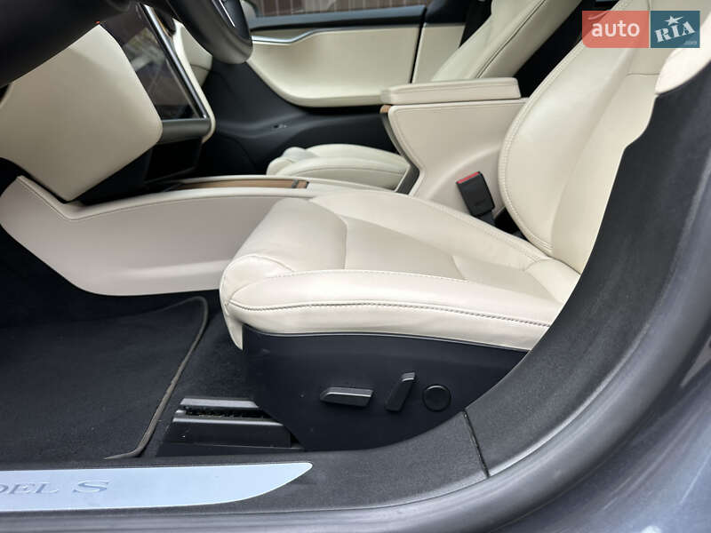 Ліфтбек Tesla Model S 2020 в Києві