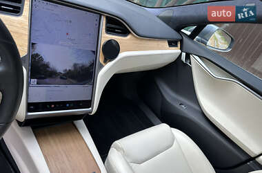 Лифтбек Tesla Model S 2020 в 