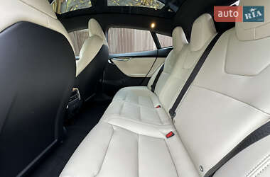 Лифтбек Tesla Model S 2020 в 