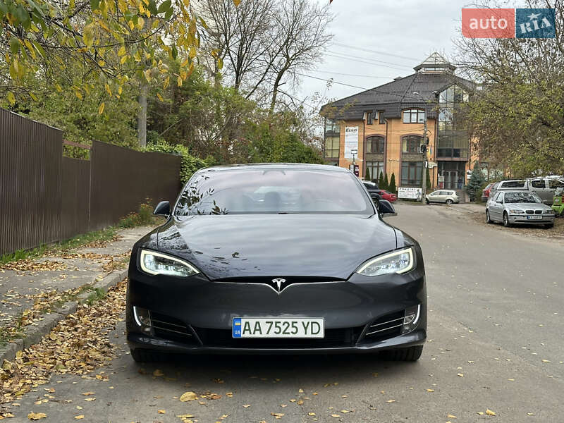 Ліфтбек Tesla Model S 2020 в Києві