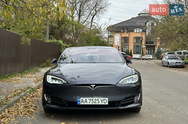 Лифтбек Tesla Model S 2020 в 