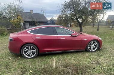 Лифтбек Tesla Model S 2014 в Вишневом