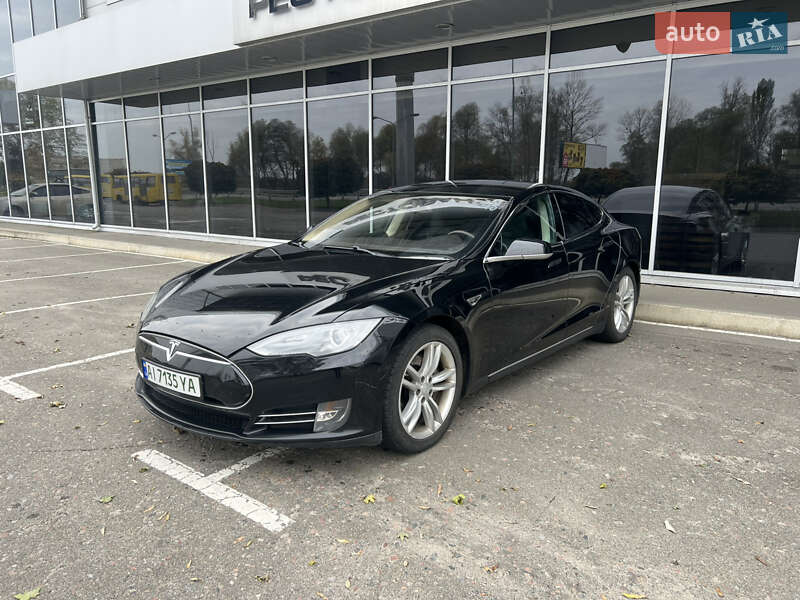 Tesla Model S 2014