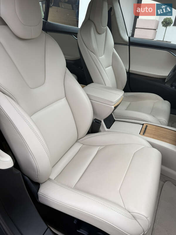 Лифтбек Tesla Model S 2018 в Львове фото 10 Лифтбек Tesla Model S 2018 в Львове