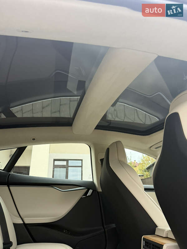 Лифтбек Tesla Model S 2018 в Львове фото 16 Лифтбек Tesla Model S 2018 в Львове