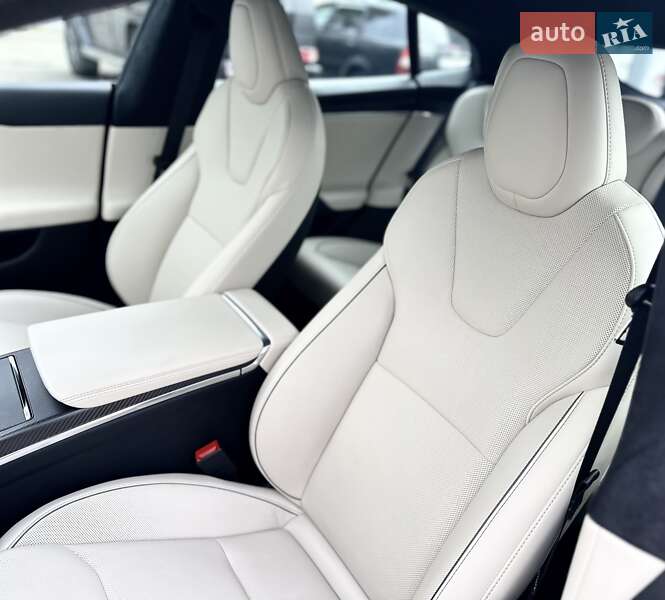 Лифтбек Tesla Model S 2021 в Киеве