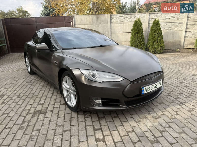 Tesla Model S 2014