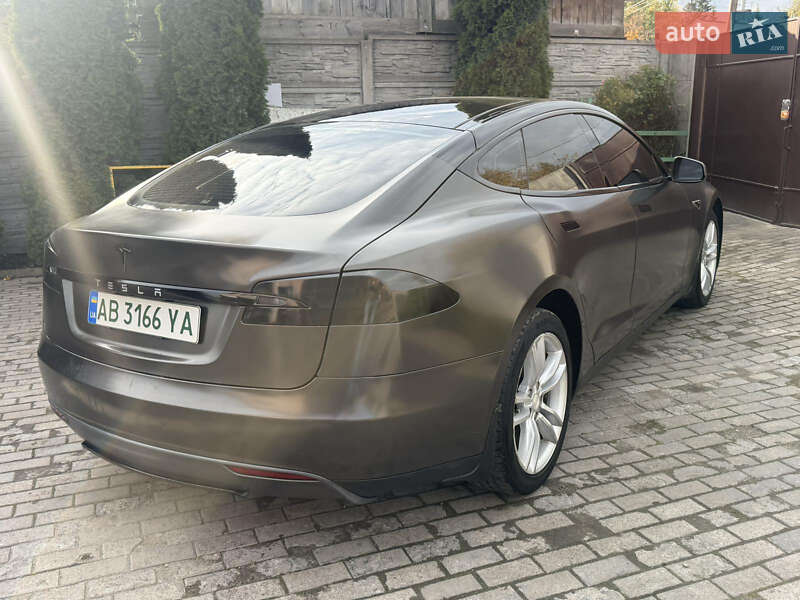 Ліфтбек Tesla Model S 2014 в Львові