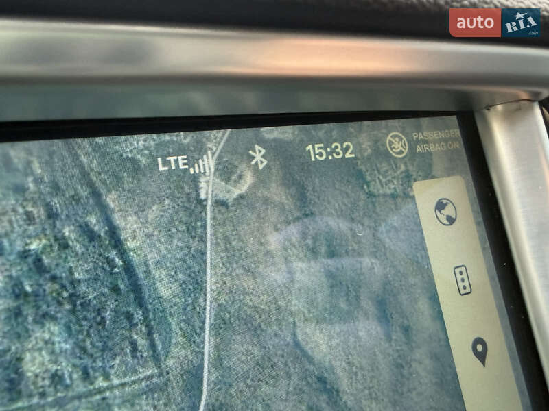 Ліфтбек Tesla Model S 2014 в Львові
