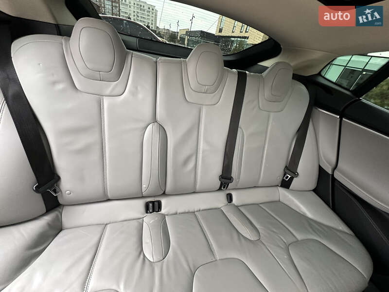 Ліфтбек Tesla Model S 2014 в Хмельницькому