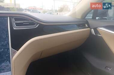 Лифтбек Tesla Model S 2013 в 
