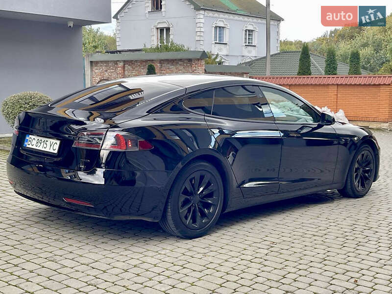 Лифтбек Tesla Model S 2018 в Львове