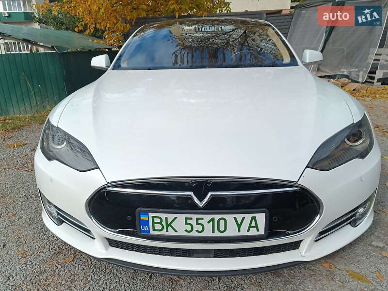 Лифтбек Tesla Model S 2015 в Ровно фото 22 Лифтбек Tesla Model S 2015 в Ровно