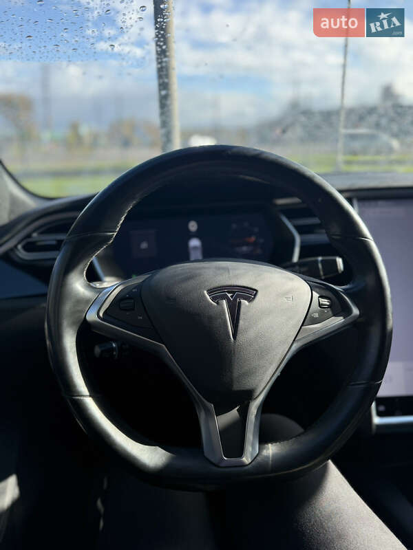 Ліфтбек Tesla Model S 2017 в Радехові