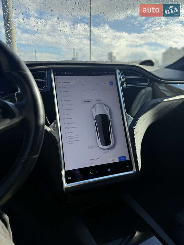 Ліфтбек Tesla Model S 2017 в Радехові