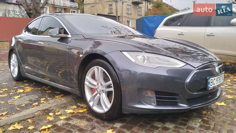 Ліфтбек Tesla Model S 2015 в Львові фото 3 Ліфтбек Tesla Model S 2015 в Львові