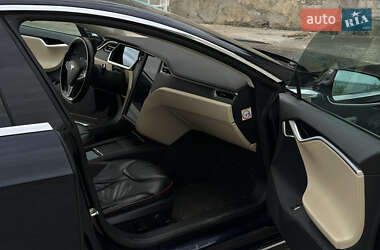 Лифтбек Tesla Model S 2013 в 