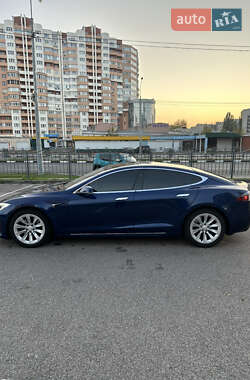 Лифтбек Tesla Model S 2019 в 