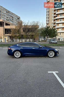 Лифтбек Tesla Model S 2019 в 