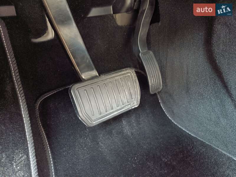 Лифтбек Tesla Model S 2015 в Ровно фото 45 Лифтбек Tesla Model S 2015 в Ровно